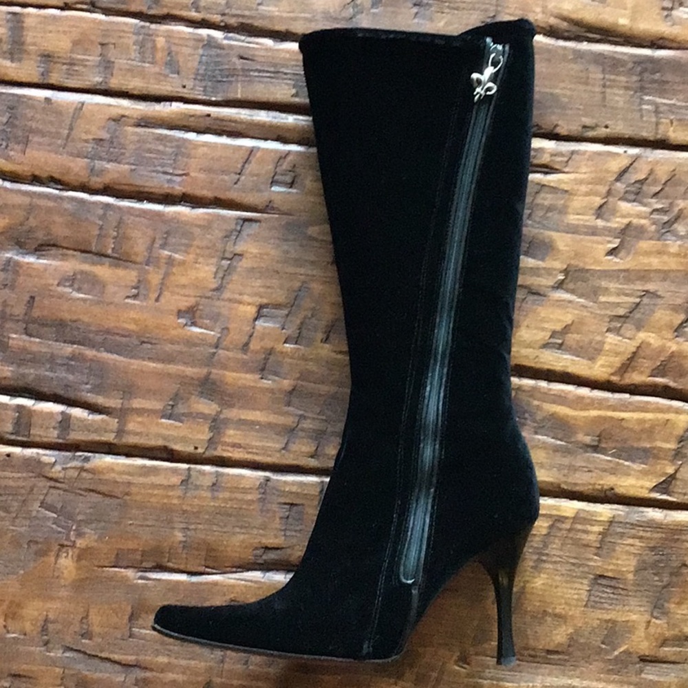 COPY - Donald Pliner black velvet size 7M boots